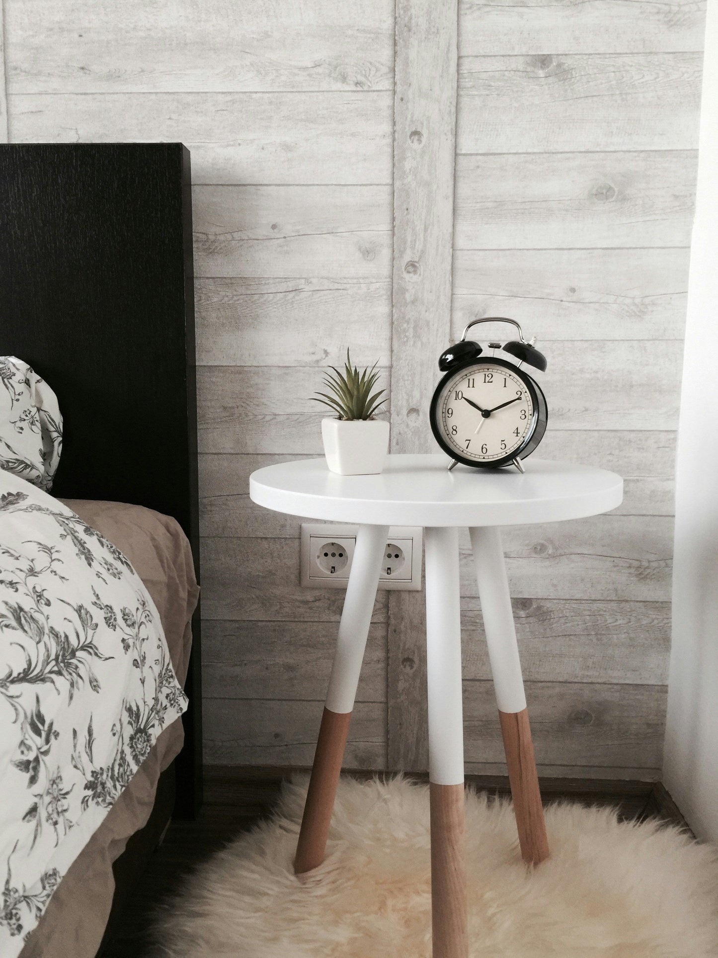 Round Side Table